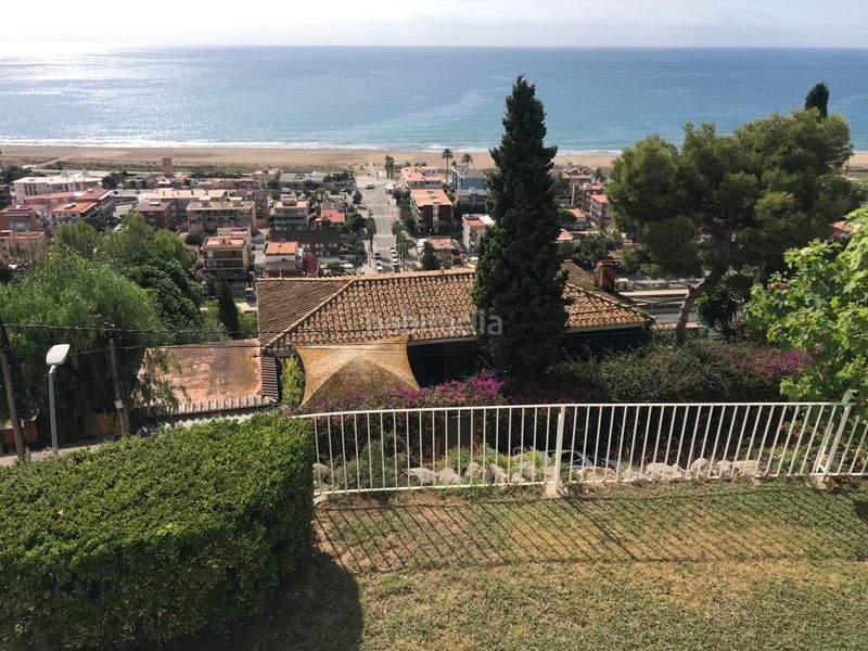 Foto 46763ba9-0e85-4405-b70e-092f0e3e4a96. Chalet magnífica villa señorial con vistas panorámicas sobre el mar mediterráneo en Castelldefels