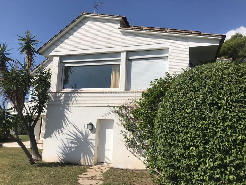Foto 5a6ed995-871e-4175-bbb7-d4baf7a81a1f. Chalet magnífica villa señorial con vistas panorámicas sobre el mar mediterráneo en Castelldefels