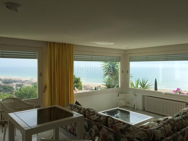 Foto 8fbbe82f-7c18-4c32-87bc-6e6462a1a8be. Chalet magnífica villa señorial con vistas panorámicas sobre el mar mediterráneo en Castelldefels