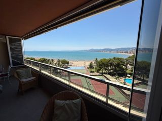 Apartament en Carrer ciutats unides 2. 1� linea del mar