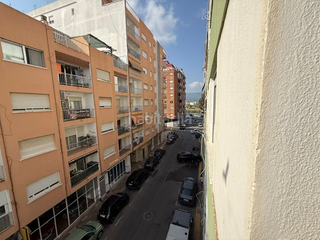 Foto f09d9597-9bda-4177-a209-d38d6c4c4679. Pis a pueblo de Cullera Cullera