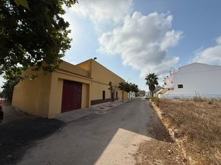 Country house  Carrer oest b 82. Pueblo del brosquil