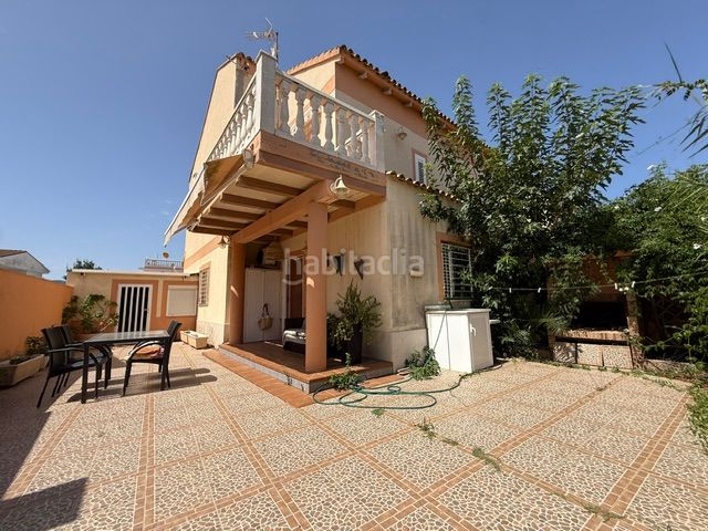 Foto 9f961cc8-cc5d-4795-ab8a-81d789339d7d. Casa adossada a El Marenyet Cullera