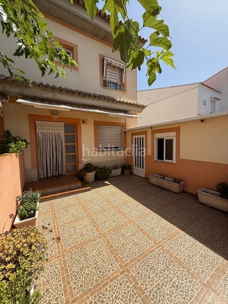 Foto d7edca1c-b7bc-43a3-9771-b7932fee3426. Casa adossada a El Marenyet Cullera