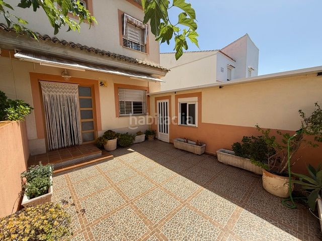 Foto fd99cf22-6238-46ba-a2f1-bf51455a60f6. Casa adossada a El Marenyet Cullera
