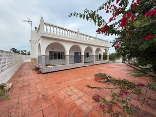 Chalet in Entrada del pollo 29. Mareny de san llorens