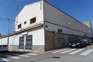 Local Comercial en Barrio Peral-San F�lix. Localnave comercial