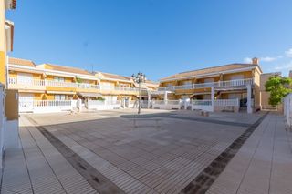 Casa in Plaza emperador 5. Adosado con encanto a pasos del mar menor, los nietos