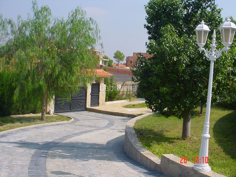 Foto 98c542cb-8913-4db5-8fa4-39276412e394. Xalet amb aparcament piscina a Picassent