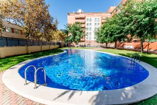 Dúplex en Valterna. Dúplex con 4 habitaciones con ascensor, piscina y aire acondicio