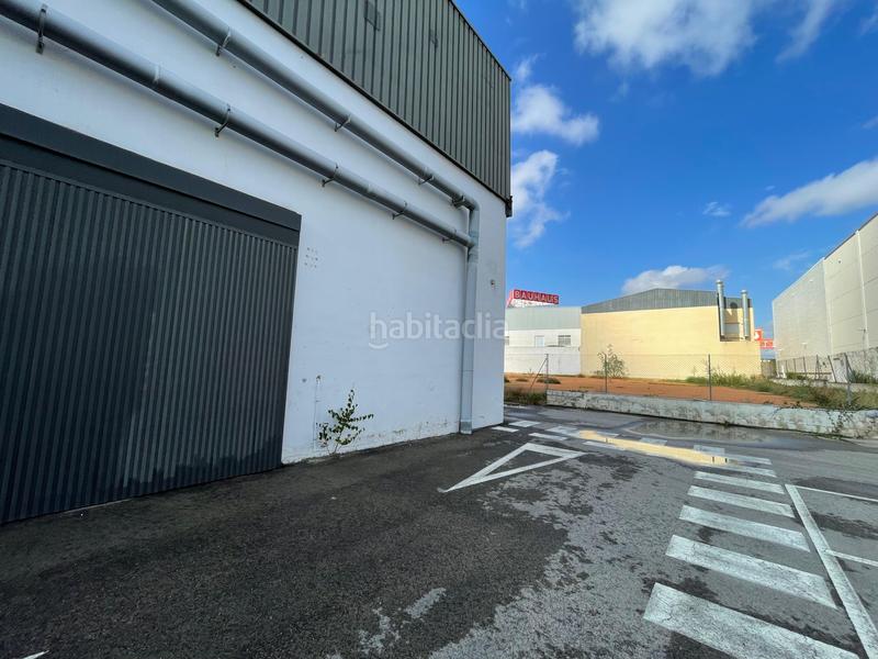 Foto 738ae33b-e696-469a-839c-db172f9d876d. Bâtiment à usage industriel dans carrer pintor segrelles 4 dans Alfafar