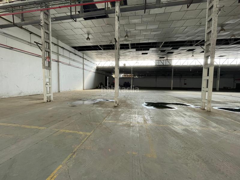 Foto 80ecbdda-9c89-4858-8275-1cbb2b1ff055. Bâtiment à usage industriel dans carrer pintor segrelles 4 dans Alfafar