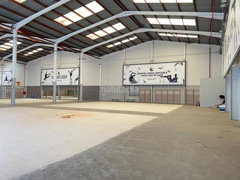 Foto c364cecf-9b11-4982-9918-2b0612893129. Bâtiment à usage industriel dans carrer pintor segrelles 4 dans Alfafar