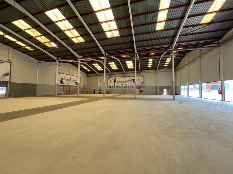 Foto f50958a7-b7b8-40ad-bbd7-3b3aa8d13996. Bâtiment à usage industriel dans carrer pintor segrelles 4 dans Alfafar