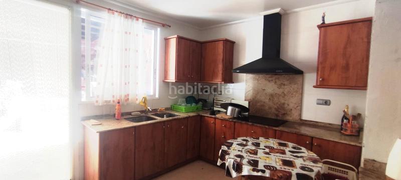 Foto b3b006b2-e2a3-4385-88a9-d5ceceaff34c. Maison avec cheminée parking dans Chilches