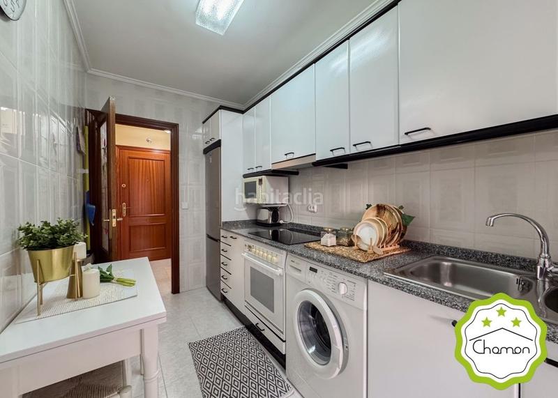 Foto 72cf7e50-ed6d-45e5-b15d-bbb6991a68a4. Etagenwohnung mit heizung parking in Tregadín Noja