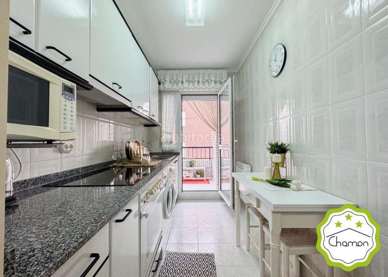 Foto ac13a7f0-26b7-4302-8c6b-93b25083b819. Etagenwohnung mit heizung parking in Tregadín Noja