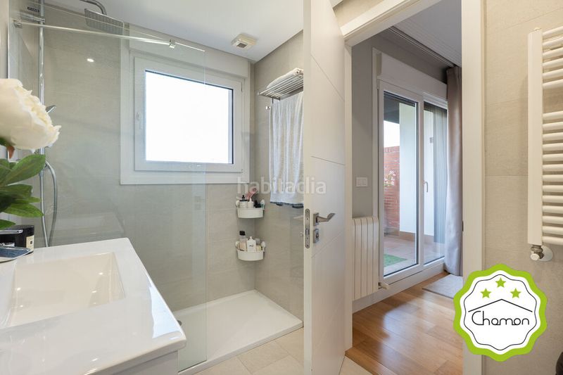 Foto e21220df-0c3d-4168-9a00-dd924ecfba8b. Casa adossada amb calefacció aparcament a Artatzu - Larraskitu Bilbao