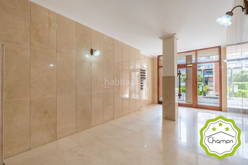 Foto 6560bd3a-ff12-466f-8e96-18162f19fd1e. Dúplex amb calefacció aparcament a Tregadín Noja