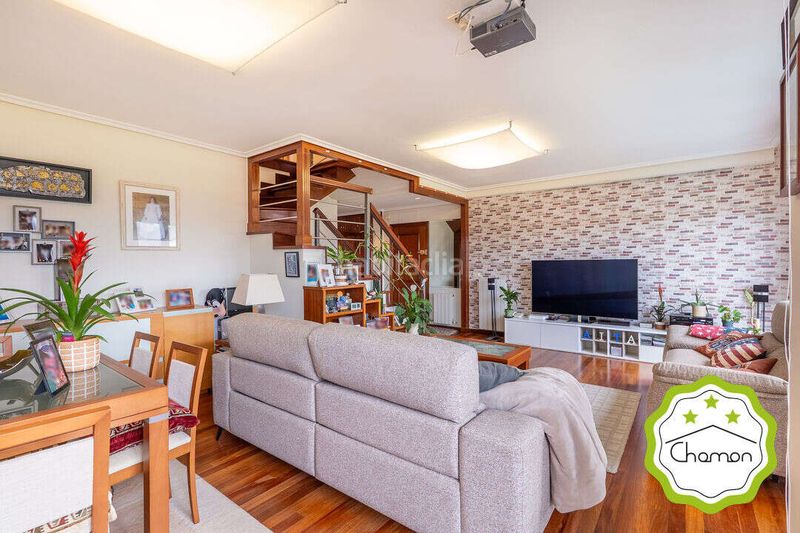 Foto 1d8f43f7-d3a8-4bd1-b7d2-a8373c89c1b7. Duplex avec chauffage parking dans Berango