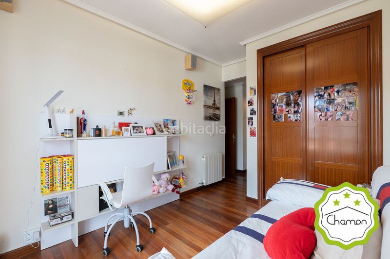 Foto 435a09bd-01c5-47c2-a065-1032f071d479. Duplex avec chauffage parking dans Berango