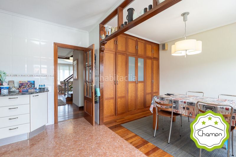 Foto ca413d7b-87fe-493f-9999-601870e003c5. Duplex avec chauffage parking dans Berango