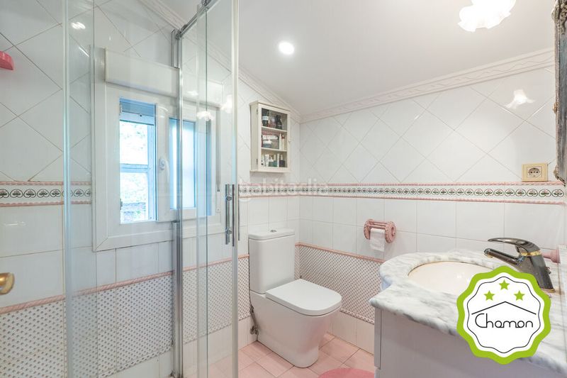Foto cf99c050-342e-4a40-9a32-3399948f0bc0. Casa amb calefacció aparcament a Otañes-Talledo Castro - Urdiales