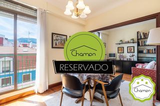 Etagenwohnung in Ametzola. Inmobiliaria chomon vende piso alto muy luminoso
