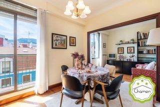 Pis a Ametzola. Inmobiliaria chomon vende piso alto muy luminoso