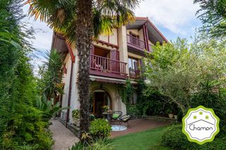 Casa  Jose maria makua kalea. El chalet que llevas tiempo esperando ya está a la venta!