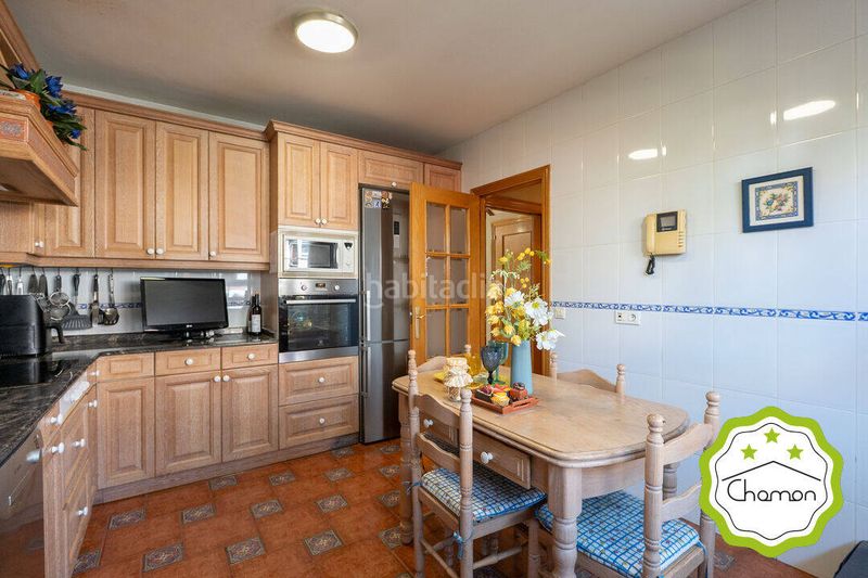 Foto 108711fe-a721-4361-837f-80441e02e87b. Casa adossada amb calefacció aparcament a Loiu