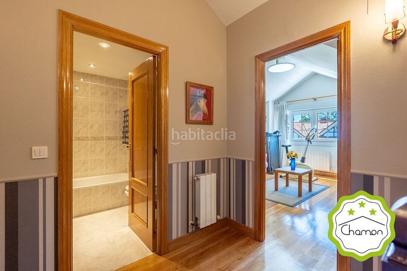 Foto 5914ada0-c71b-4d4d-a7dc-50cbc516b768. Casa adossada amb calefacció aparcament a Loiu