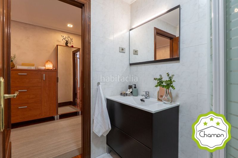 Foto e6a9fd34-f04e-4c3c-a91e-1e5375a5b949. Pis amb calefacció aparcament a Rekalde Centro Bilbao