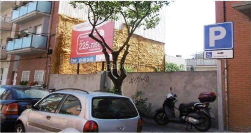 Foto 15dd93c2-db56-484c-b3b9-f4f17a6822ff. Terreno residencial en passatge soler i biosca 11 en Badalona