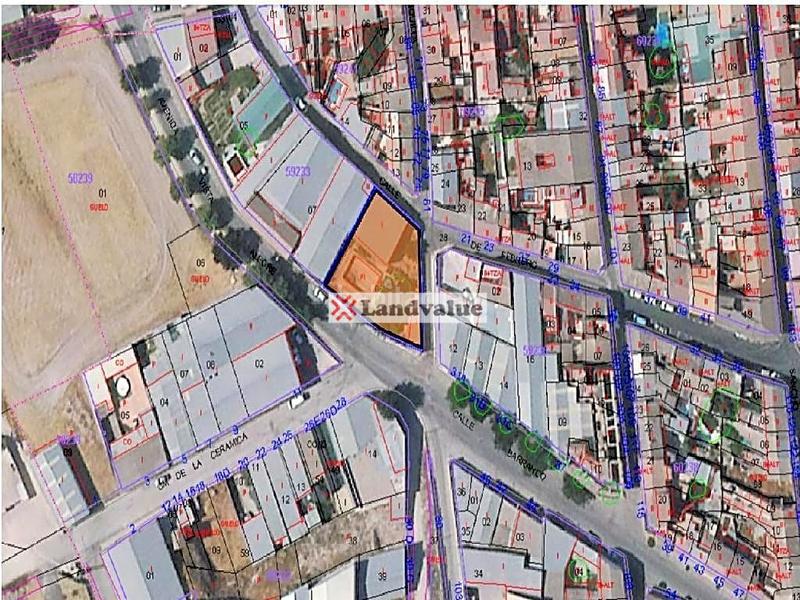 Foto 3708a737-58df-4c04-a3d2-6f7bbe8a0b4e. Terreno residencial en c/ barranco esq tosquilla en Mancha Real