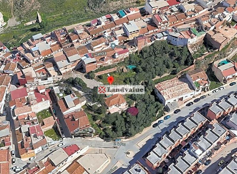 Foto b4e8d195-989b-4cce-a131-11f15a95d3eb. Terreno residencial en gloria 68 en Centro Histórico Vélez - Málaga