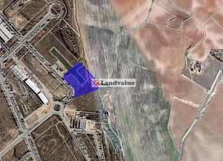 Industrial plot in Calle de juan de la cierva 204