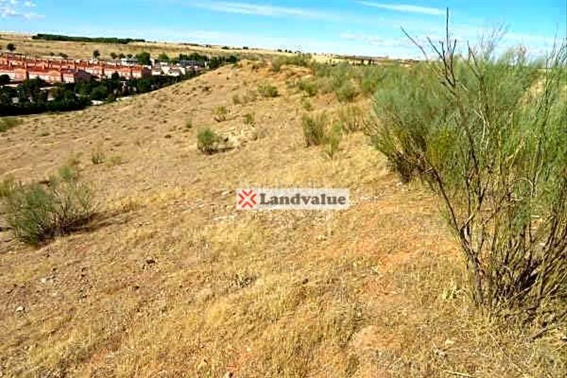 Foto 1b5c28f5-51d7-4892-9c00-be2ecbf88a64. Terreno residencial en calle río guadalix 34 en Meco pueblo Meco