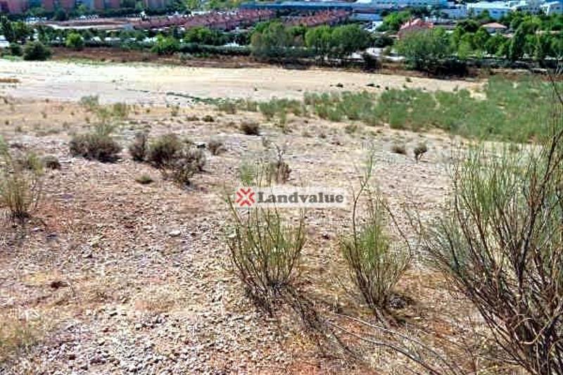 Foto 964a1da9-0596-4fed-bfe9-4b77f06177b2. Terreno residencial en calle río guadalix 34 en Meco pueblo Meco