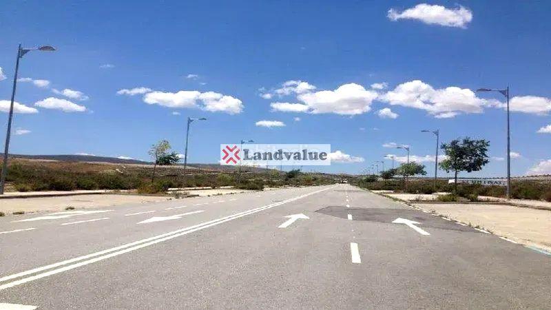 Foto 7a8f0d40-34d7-422e-834f-d137b90f3193. Solar industrial en de frontilin 13 en Urbanizaciones Alhendín