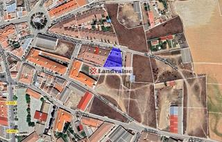 Terreny residencial a Reina maría de hungría 24
