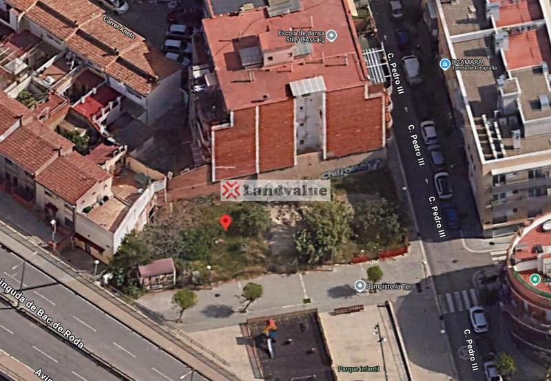 Foto c495098a-712f-434f-a258-1b8d85053feb. Terreno residenziale in carrer de pere iii 44 in Morera Badalona