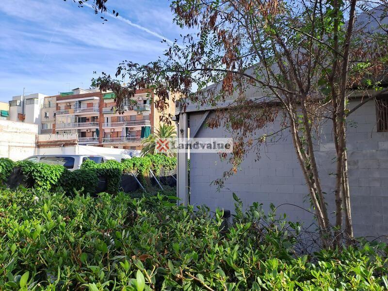 Foto 35688867-68d5-4f1e-a413-cdf45d00f7b0. Terrain résidentiel dans carrer de francesc llunell 55 dans Esplugues de Llobregat