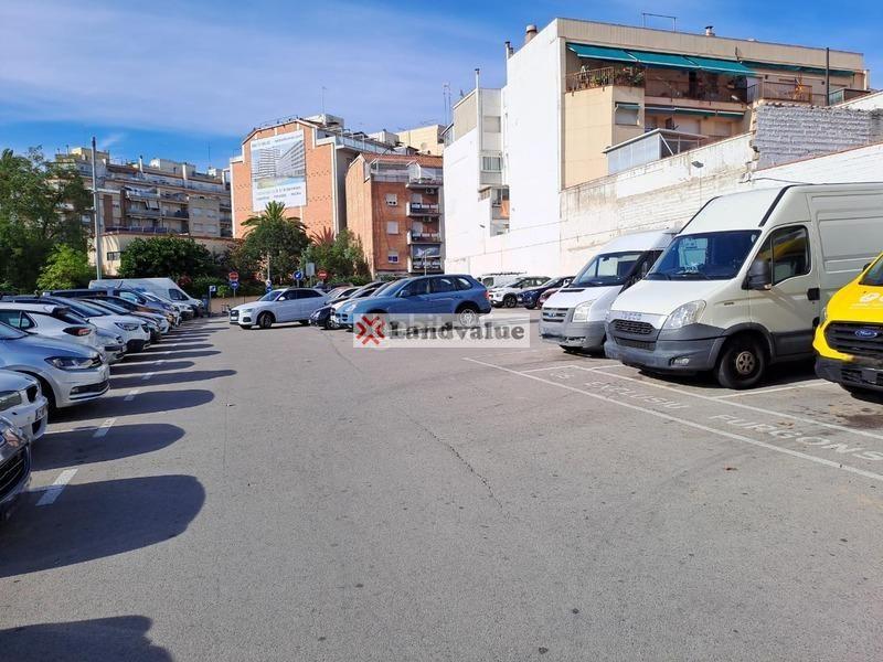 Foto 186e3725-2f60-40af-a17f-6dbe6d221d98. Terreno residenziale in carrer de francesc llunell 55 in Esplugues de Llobregat