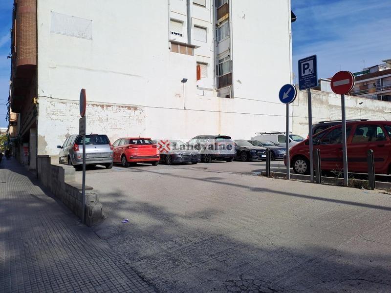 Foto 666ee104-7dc5-4ed9-9681-f40a931ec236. Terreno residenziale in carrer de francesc llunell 55 in Esplugues de Llobregat