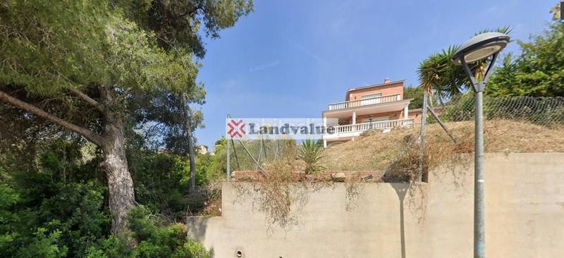 Foto ebd46868-c31c-4805-8503-9b104bc0e383. Terreny residencial a carrer cigne 25 a costa Cunit - els jardins - els rosers Cunit
