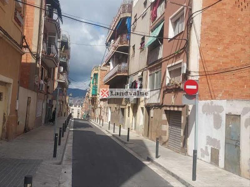 Foto a5117a0b-1dc1-4293-bbdb-0ed10b696f41. Terreny residencial a carrer de roger de llúria 33 a Santa Coloma de Gramenet