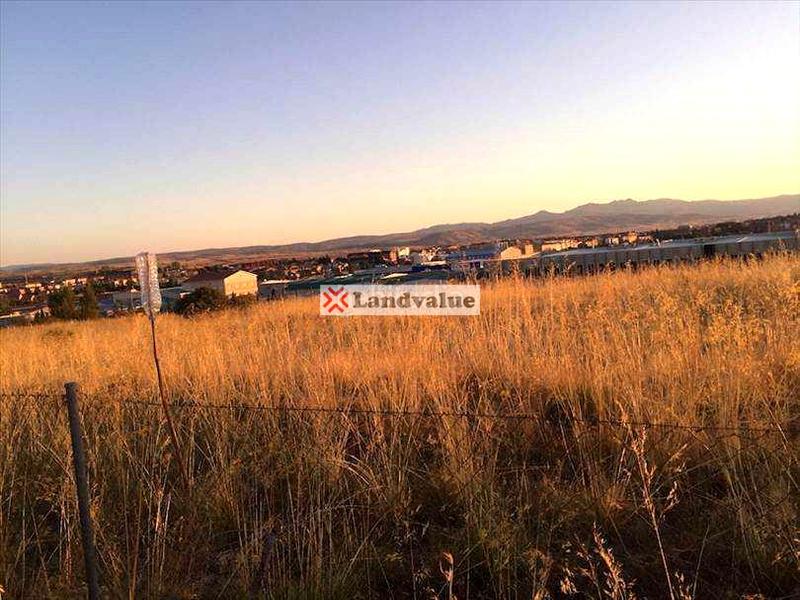 Foto d2af1a69-217a-4446-b901-8e1a3c39847e. Solar industrial a campo azálvaro a Hervencias Altas - El Pinar Ávila