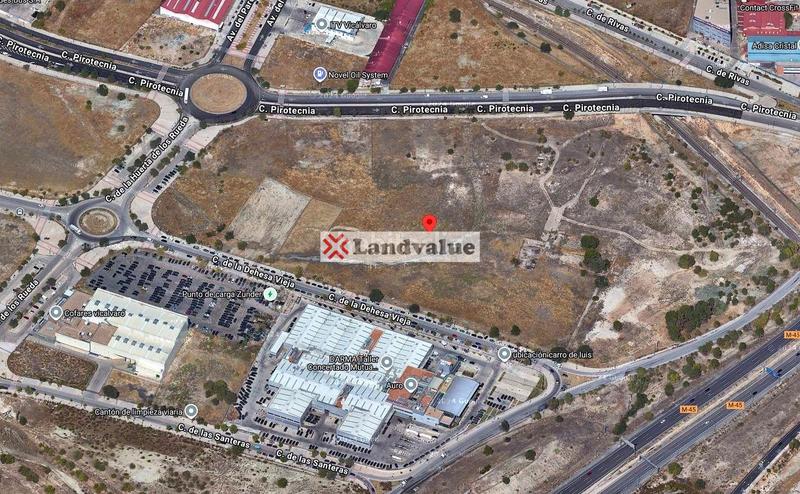 Foto e683e912-b559-4397-b69d-ce45df85bfec. Terrain résidentiel dans pirotecnia 70 dans Los Berrocales Madrid