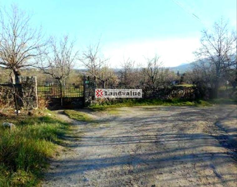 Foto 84d98e2a-3ca7-4fcf-afb3-43559d673ea3. Terrain résidentiel dans de la cebollita 35 dans Cercedilla